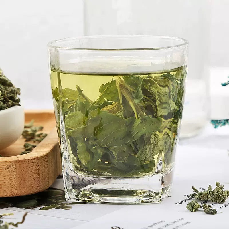 薄荷茶泡水可疏肝解鬱、提神醒腦、利咽止咳